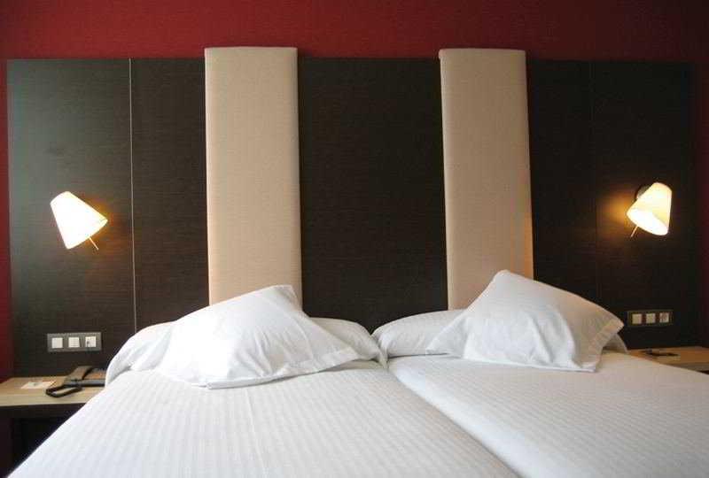 Azz Pamplona Norte Hotel Berriozar Eksteriør bilde