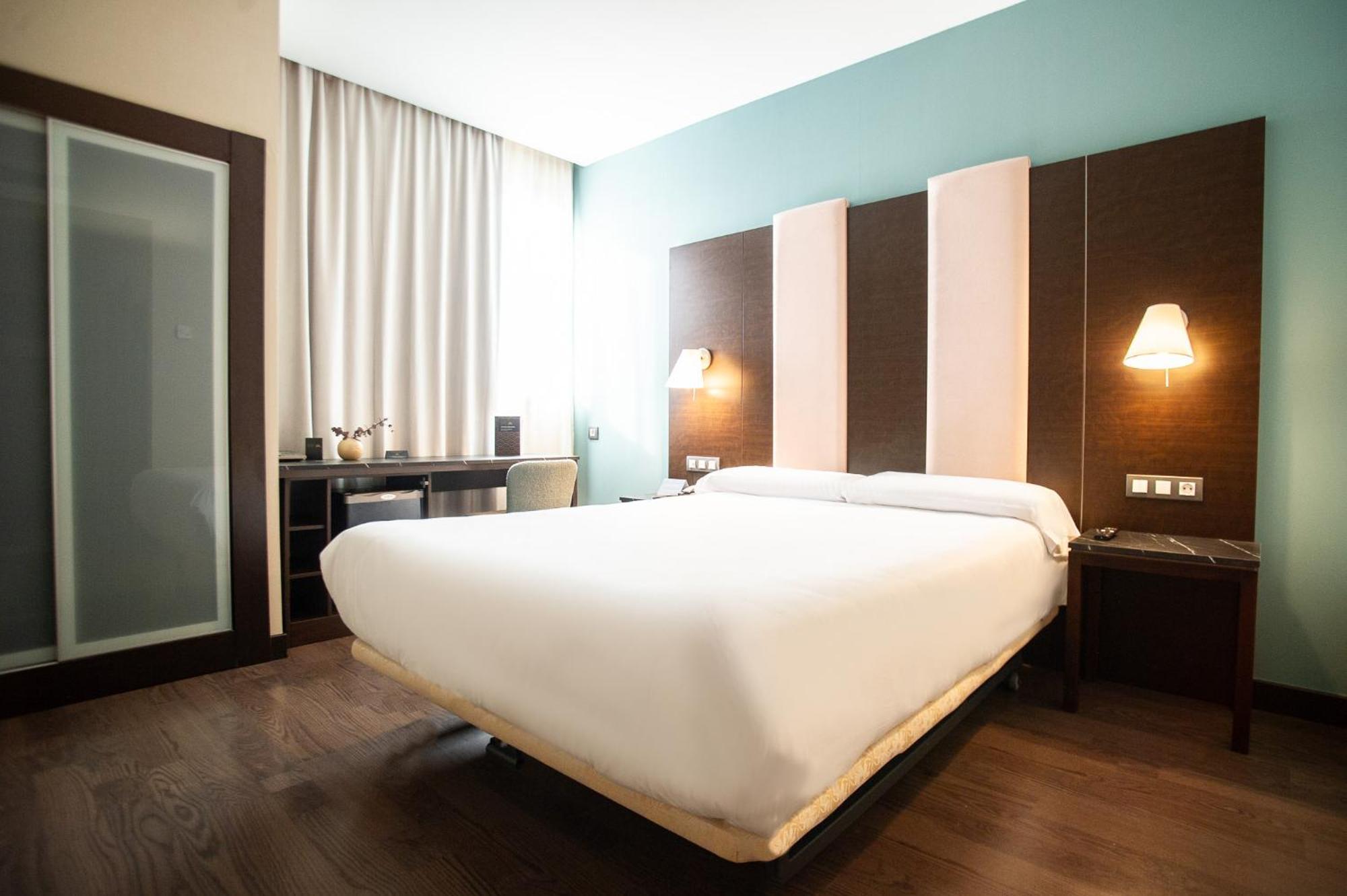 Azz Pamplona Norte Hotel Berriozar Eksteriør bilde