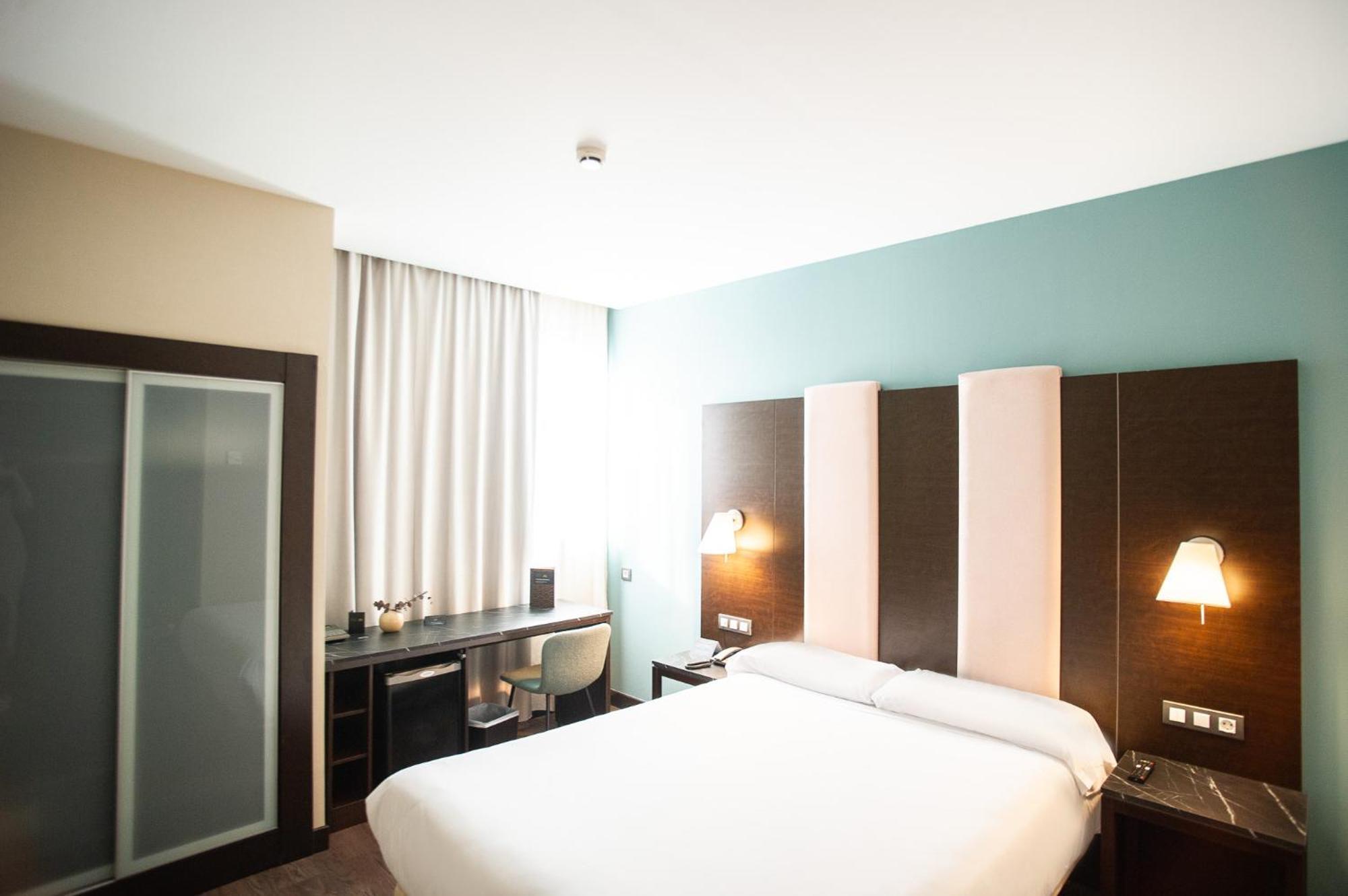 Azz Pamplona Norte Hotel Berriozar Eksteriør bilde