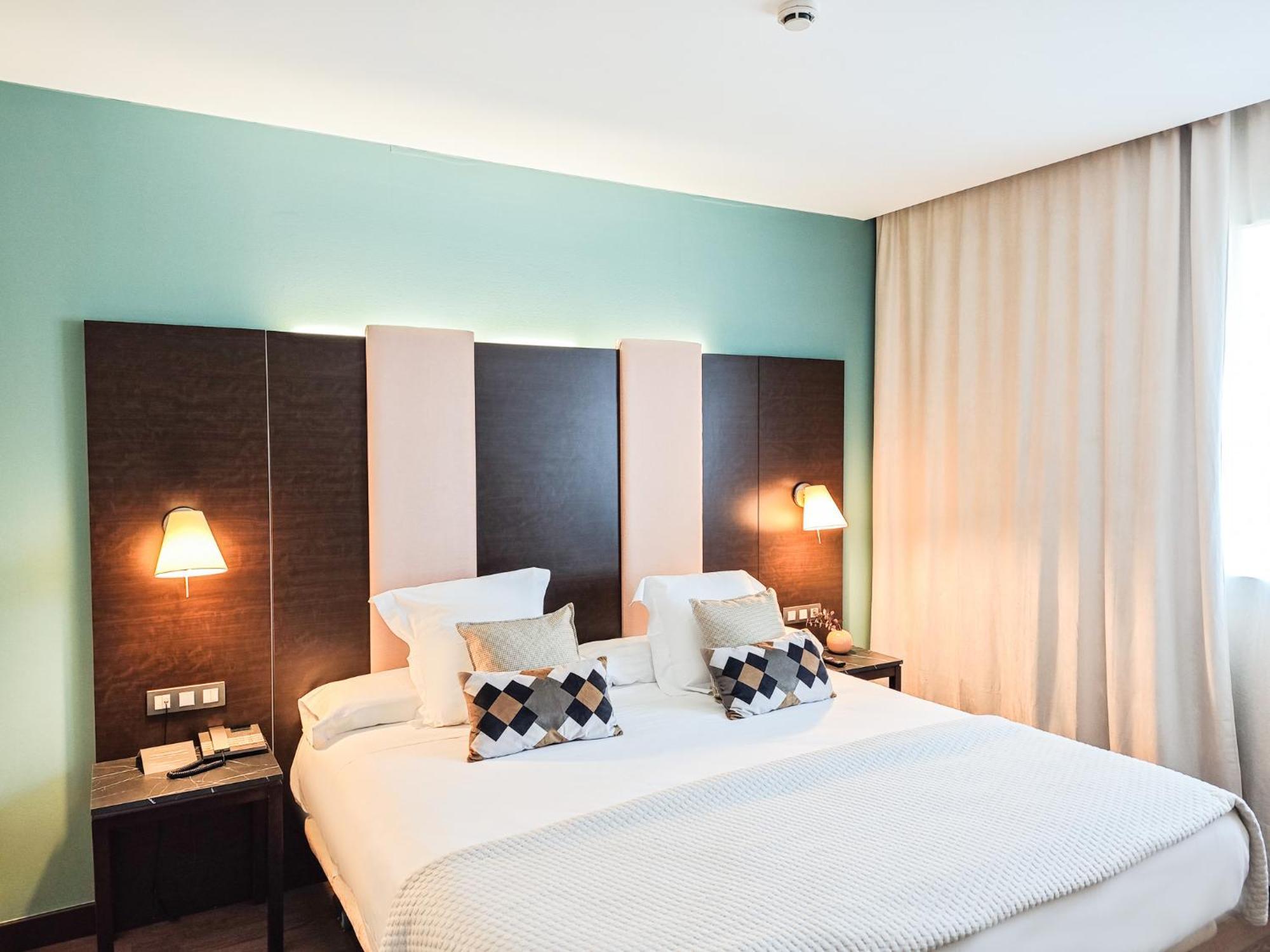 Azz Pamplona Norte Hotel Berriozar Eksteriør bilde