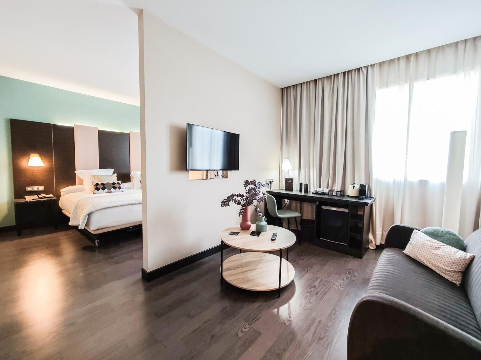 Azz Pamplona Norte Hotel Berriozar Eksteriør bilde